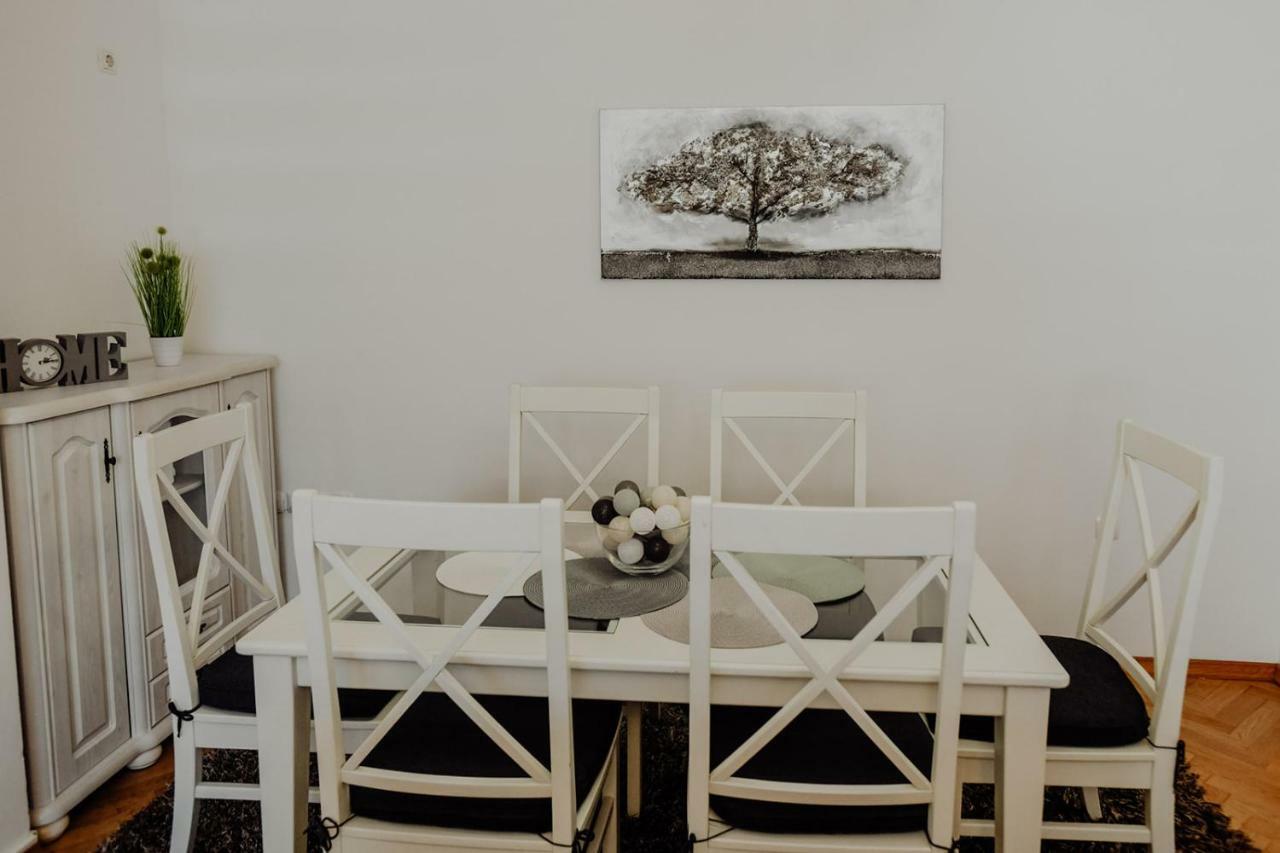 M5 Apartment *
