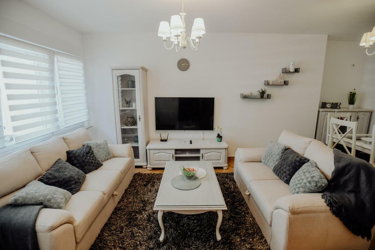 Apartment M5 *
